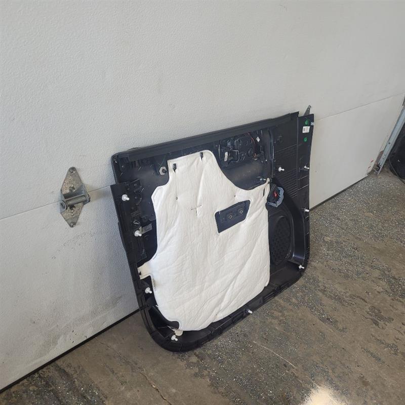2019 SIERRA150 RH FRONT DOOR PANEL TRIM SLT 25359 - image 7