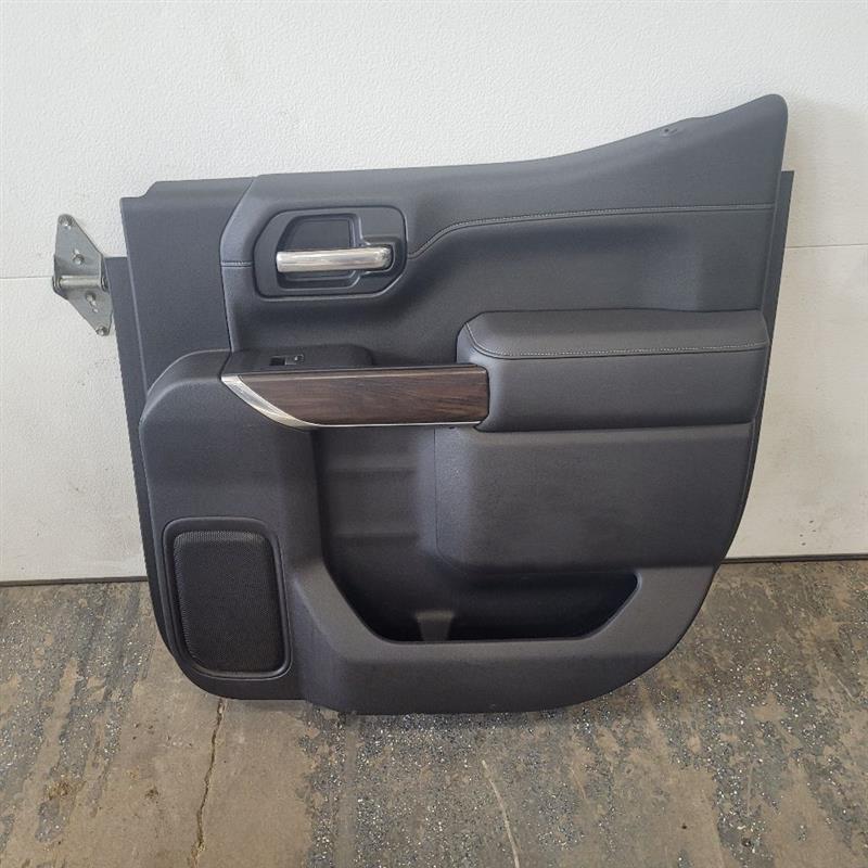 2019 SIERRA150 RH CREW CAB REAR DOOR TRIM PANEL 25360 - image 1