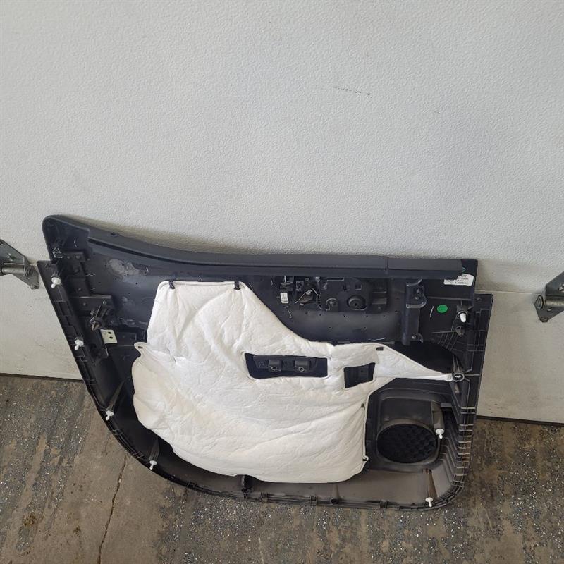2019 SIERRA150 RH CREW CAB REAR DOOR TRIM PANEL 25360 - image 6