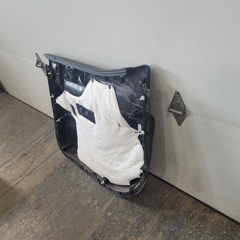 2019 SIERRA150 LH CREW CAB REAR DOOR TRIM PANEL SLT 25361 - image 6