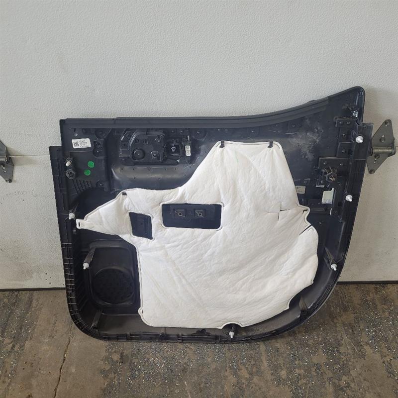 2019 SIERRA150 LH CREW CAB REAR DOOR TRIM PANEL SLT 25361 - image 8