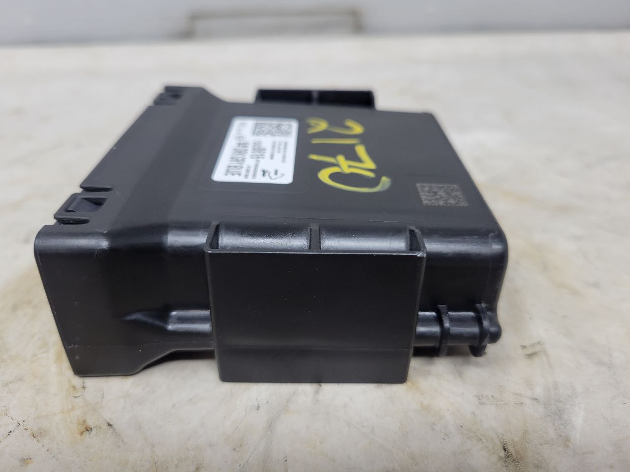 2019 SIERRA150 SERIAL DATA NETWORK GATEWAY MODULE 25377 - image 3