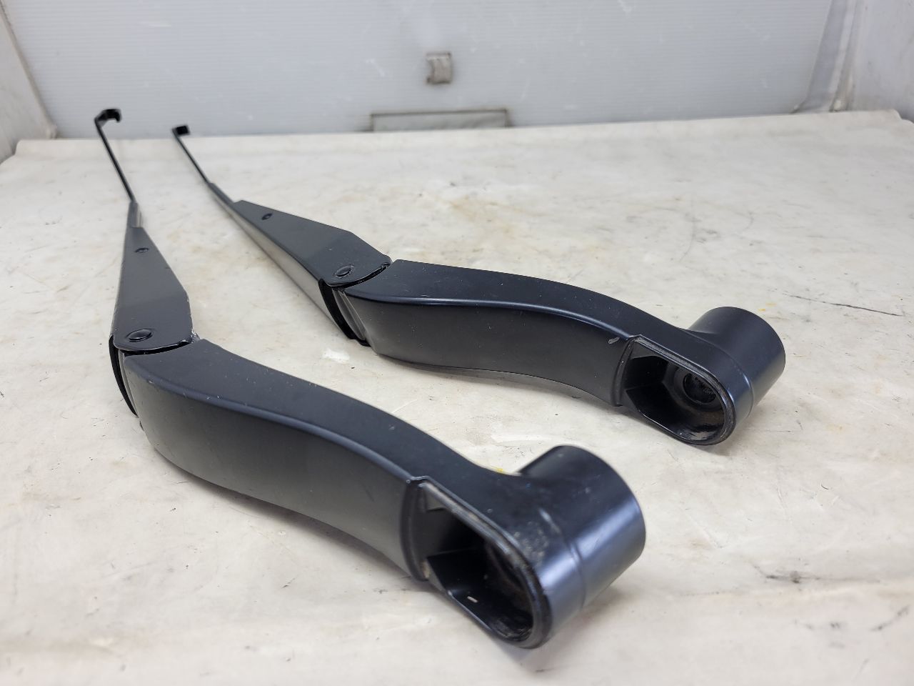 2019 SIERRA150 FRONT WINDSHIELD WIPER ARMS PAIR 25388 - image 4