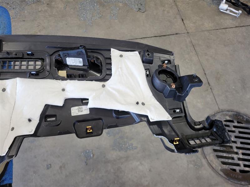 2019 SIERRA150 BLACK TOP DASH PANEL NO HUD 84533841 25392 - image 12