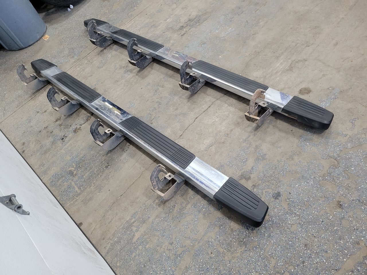 2019 SIERRA150 OEM CREW CAB RUNNING BOARDS PAIR 25397 - image 6