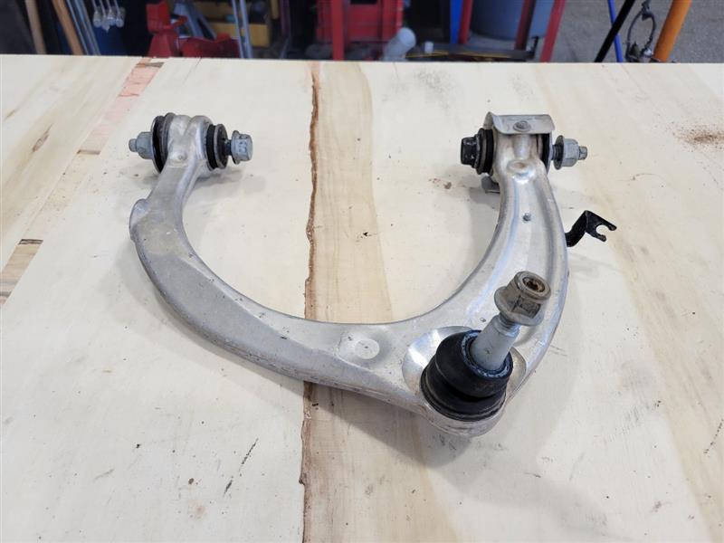 2019 SIERRA150 RH UPPER CONTROL ARM 55K 84437972 25402 - image 3