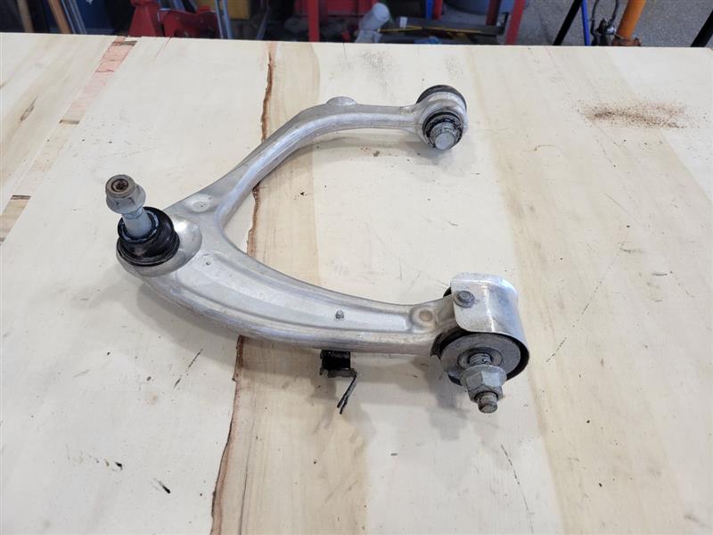 2019 SIERRA150 RH UPPER CONTROL ARM 55K 84437972 25402 - image 4