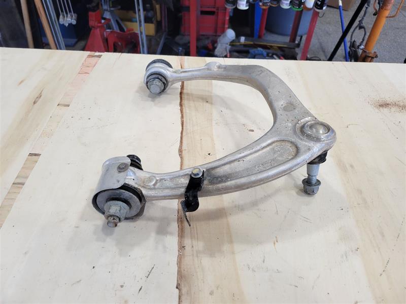 2019 SIERRA150 RH UPPER CONTROL ARM 55K 84437972 25402 - image 6