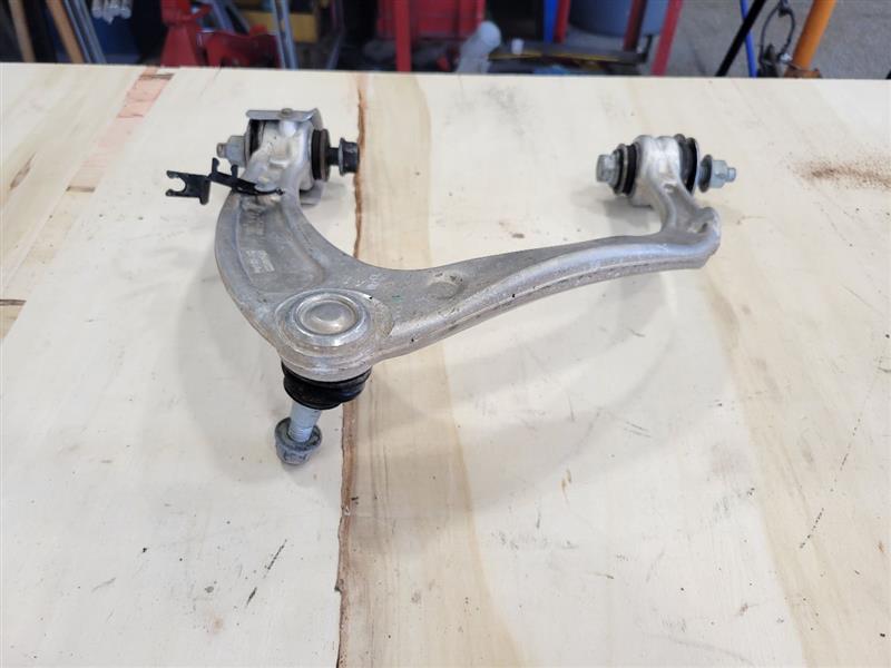 2019 SIERRA150 RH UPPER CONTROL ARM 55K 84437972 25402 - image 7
