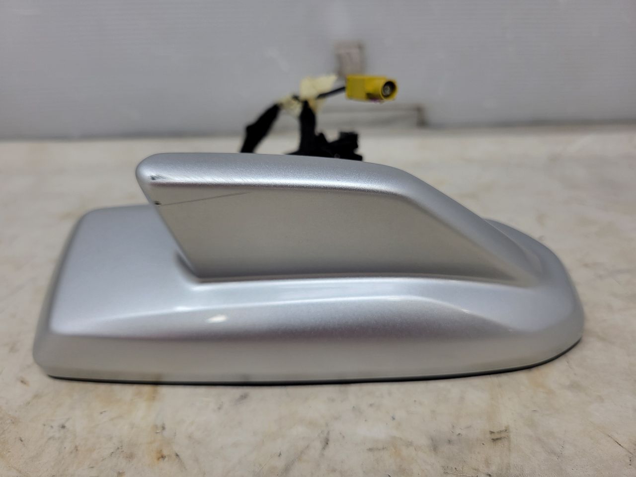 2019 SIERRA150 SHARKFIN ANTENNA SWITCHBLADE SILVER 25438 - image 1