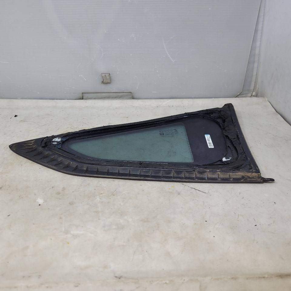2017 CAMARO RH PASSENGER QUARTER 1/4 GLASS 25498 - image 6