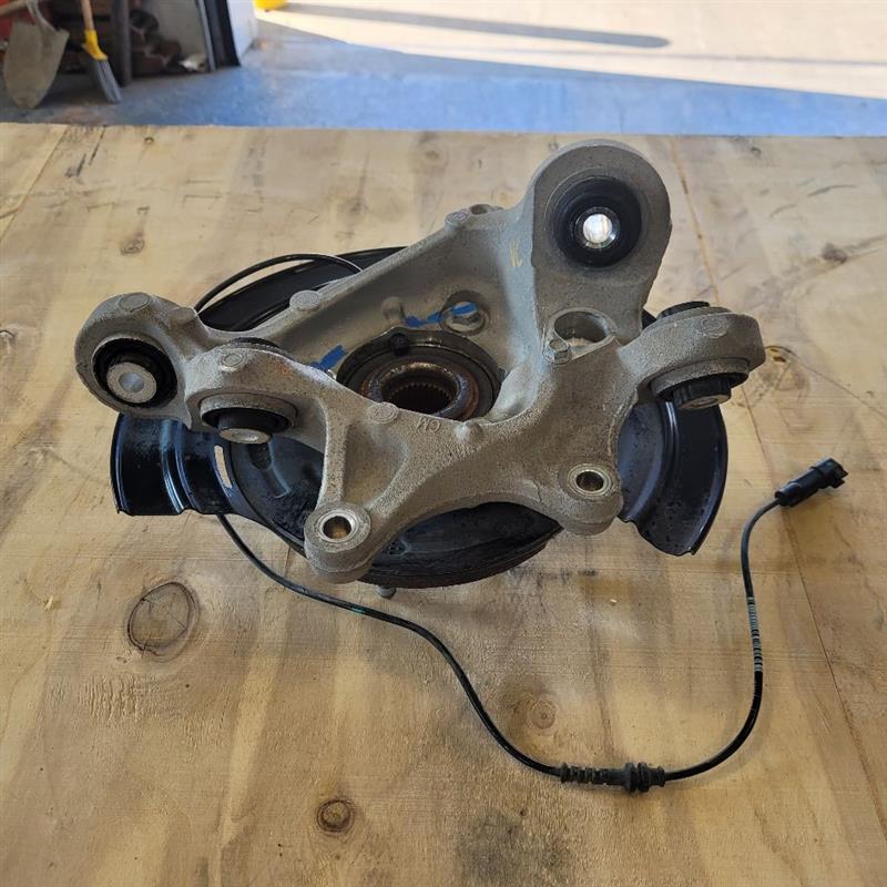 2017 CAMARO SS 1LE RH REAR SPINDLE & HUB 43K 25534 - image 1