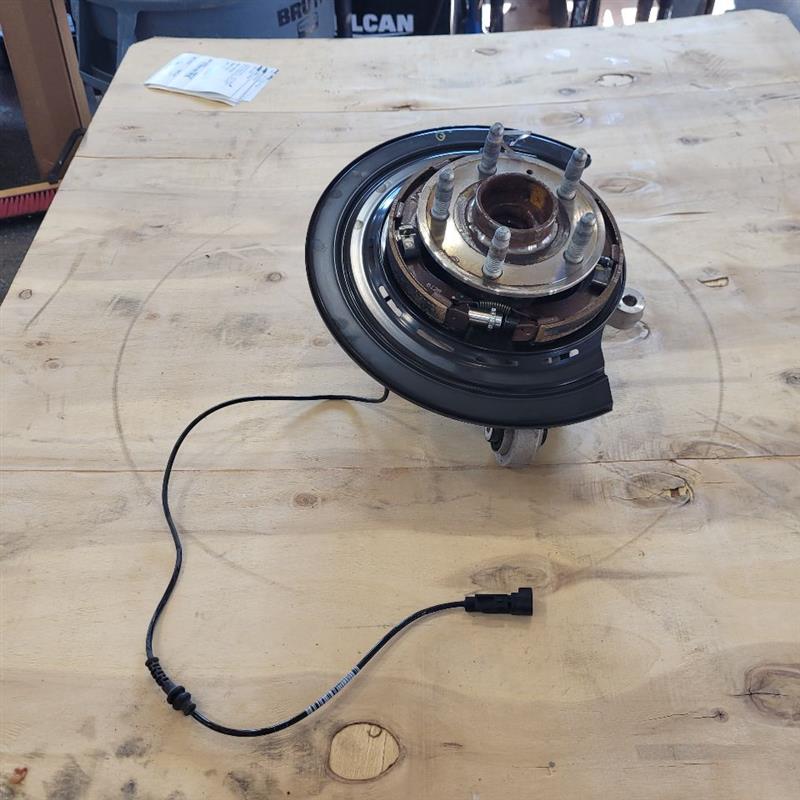 2017 CAMARO SS 1LE LH REAR SPINDLE & HUB 43K 25535 - image 2