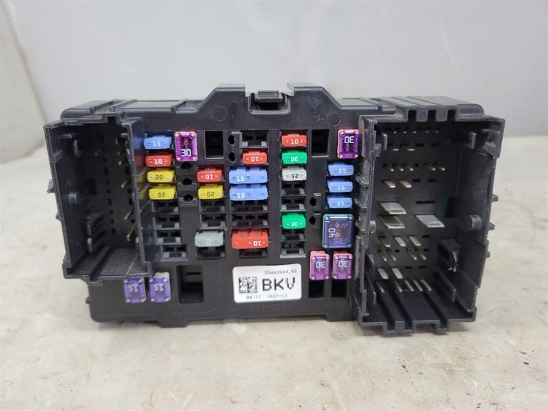 2017 SILVRDO15 RH DASH FUSE JUNCTION BOX 23443944 25569 - image 8