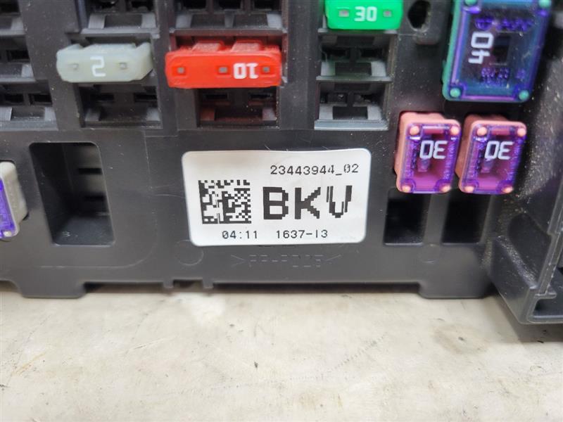 2017 SILVRDO15 RH DASH FUSE JUNCTION BOX 23443944 25569 - image 9