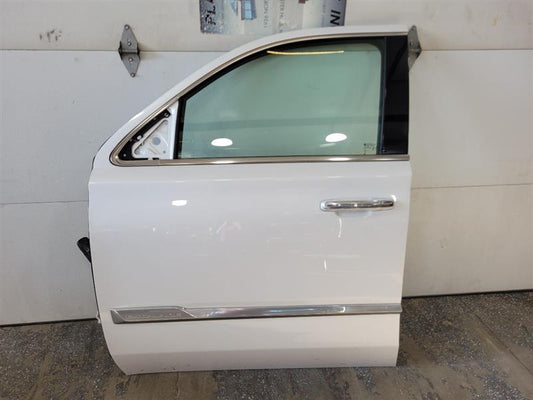 2019 ESCALADE LH ABALONE WHITE SMALL CHIP ON EDGE 25645 - image 1