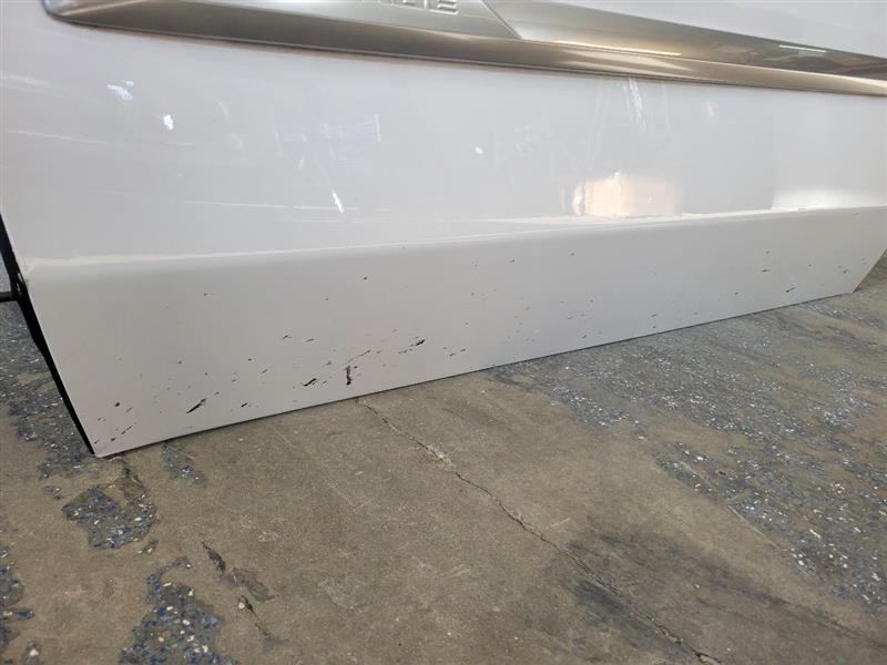 2019 ESCALADE LH ABALONE WHITE SMALL CHIP ON EDGE 25645 - image 5