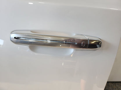 2019 ESCALADE LH ABALONE WHITE SMALL CHIP ON EDGE 25645 - image 7