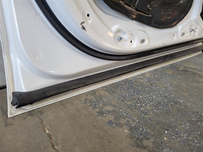 2019 ESCALADE LH ABALONE WHITE SMALL CHIP ON EDGE 25645 - image 17