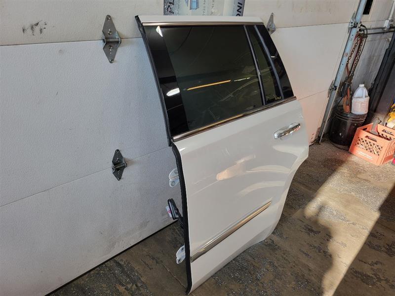 2019 ESCALADE LH REAR DOOR ABALONE WHITE 140X 25646 - image 3