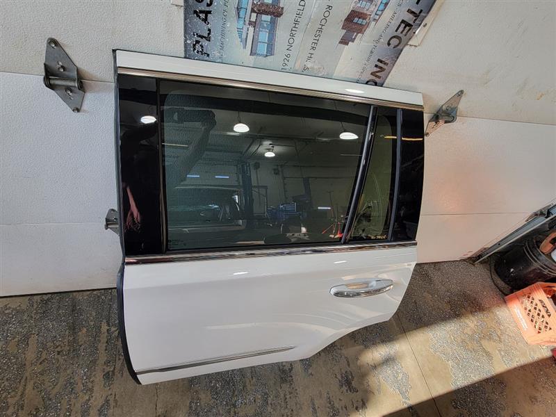 2019 ESCALADE LH REAR DOOR ABALONE WHITE 140X 25646 - image 4