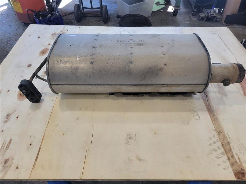 2019 ESCALADE OEM 6.2L EXHAUST MUFFLER & VALVE 25656 - image 1