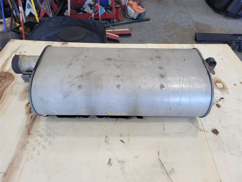 2019 ESCALADE OEM 6.2L EXHAUST MUFFLER & VALVE 25656 - image 3