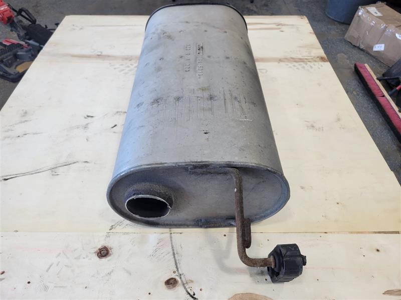 2019 ESCALADE OEM 6.2L EXHAUST MUFFLER & VALVE 25656 - image 4