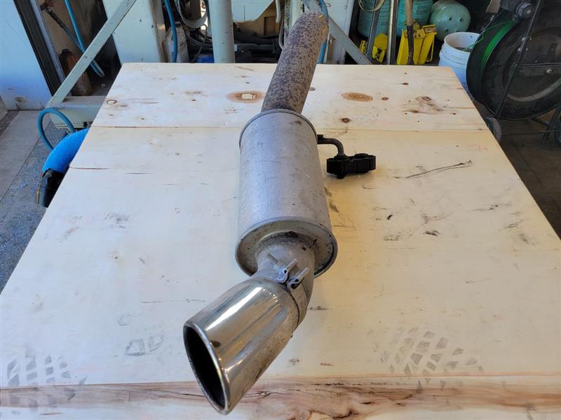 2019 ESCALADE 6.2L EXHAUST OVER AXLE PIPE & RESONA 25657 - image 3