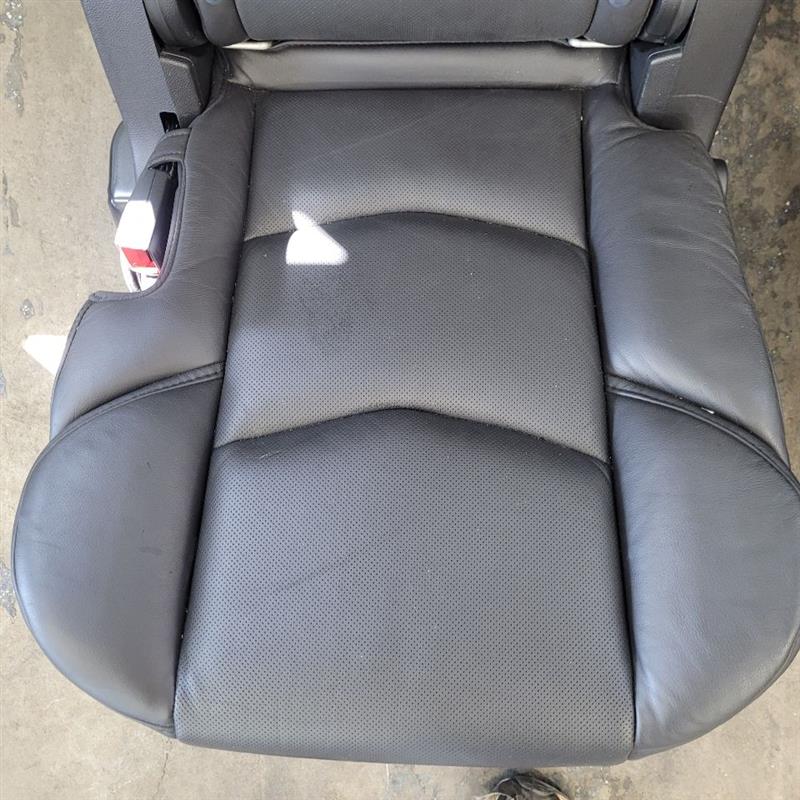 2019 ESCALADE 2ND ROW REAR SEATS BLACK LEATHER 25664 - image 6