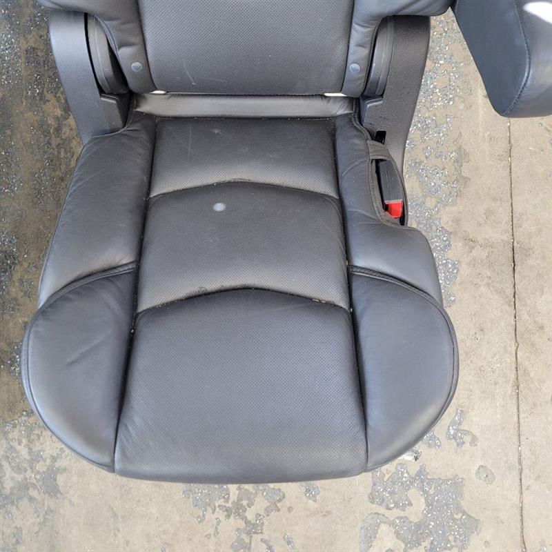2019 ESCALADE 2ND ROW REAR SEATS BLACK LEATHER 25664 - image 10