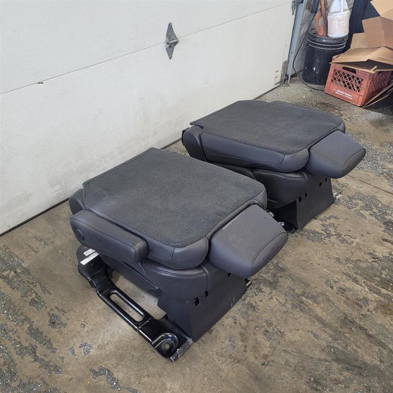 2019 ESCALADE 2ND ROW REAR SEATS BLACK LEATHER 25664 - image 12