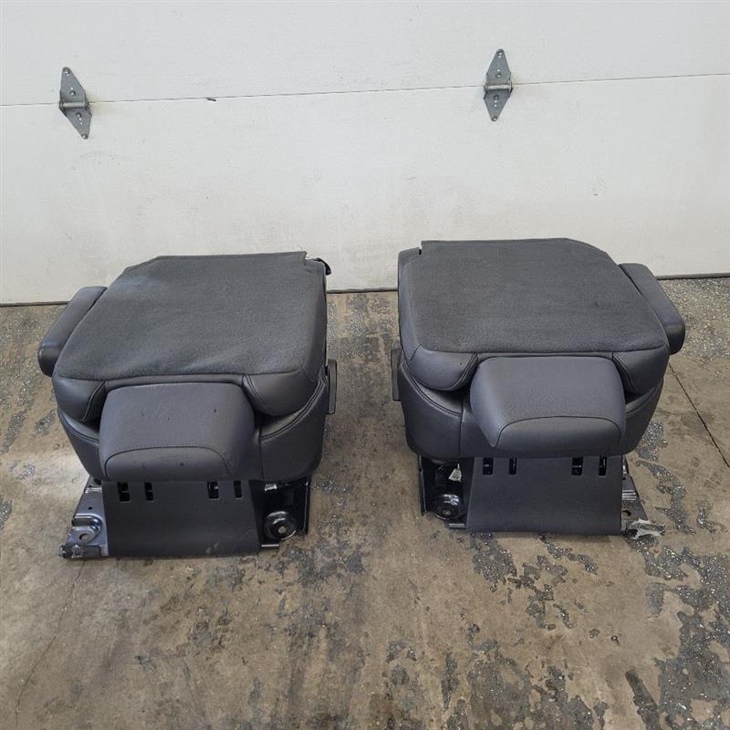 2019 ESCALADE 2ND ROW REAR SEATS BLACK LEATHER 25664 - image 13