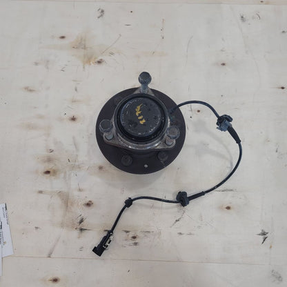 2019 ESCALADE OEM FRONT HUB 2WD RWD 48K MILES 25695 - image 3