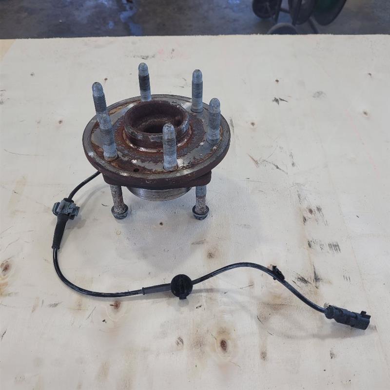 2019 ESCALADE OEM FRONT HUB 2WD RWD 48K MILES 25695 - image 6