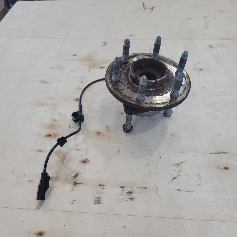 2019 ESCALADE OEM FRONT HUB 2WD RWD 48K MILES 25695 - image 8