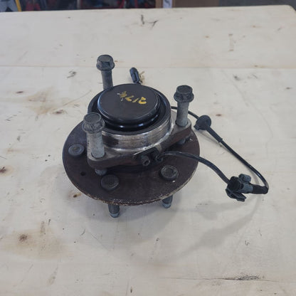 2019 ESCALADE OEM FRONT HUB 2WD RWD 48K MILES 25696 - image 2