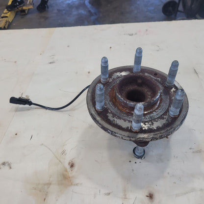 2019 ESCALADE OEM FRONT HUB 2WD RWD 48K MILES 25696 - image 9
