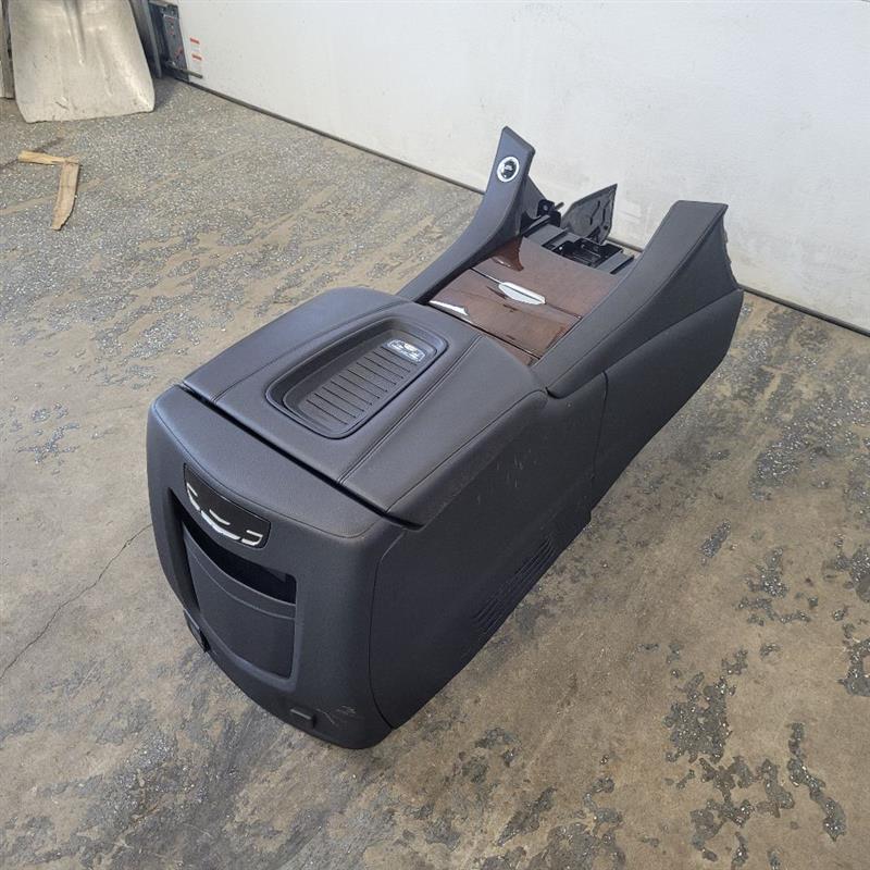 2019 ESCALADE CENTER CONSOLE BLACK 25699 - image 3