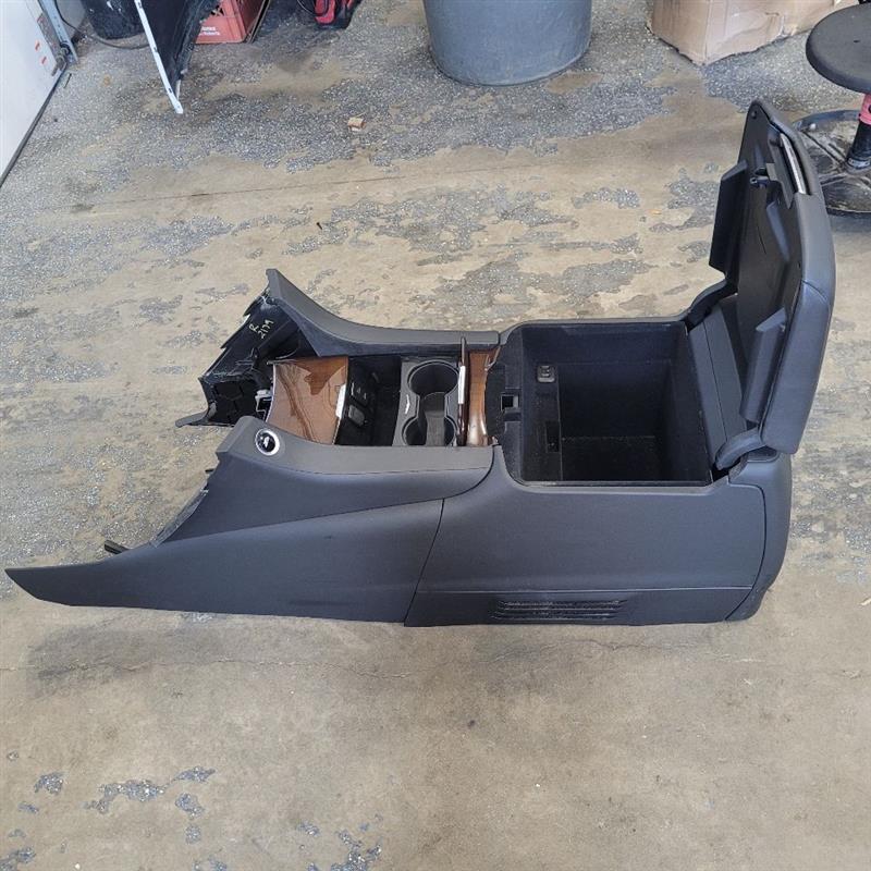 2019 ESCALADE CENTER CONSOLE BLACK 25699 - image 6
