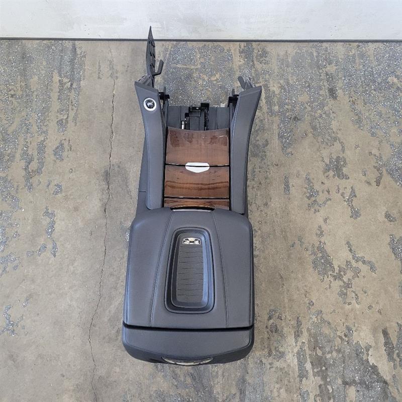 2019 ESCALADE CENTER CONSOLE BLACK 25699 - image 7