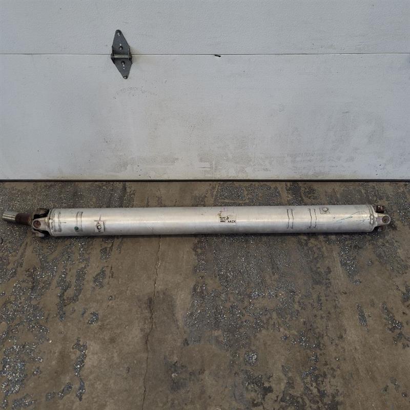 2019 ESCALADE 2WD REAR DRIVESHAFT 23486754 48K 25700 - image 1