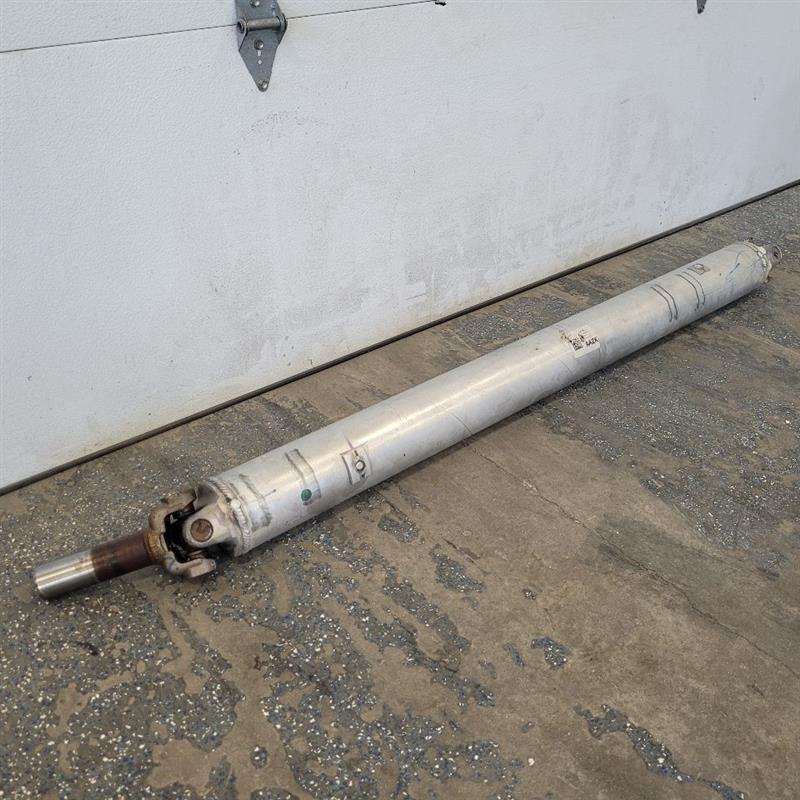 2019 ESCALADE 2WD REAR DRIVESHAFT 23486754 48K 25700 - image 2