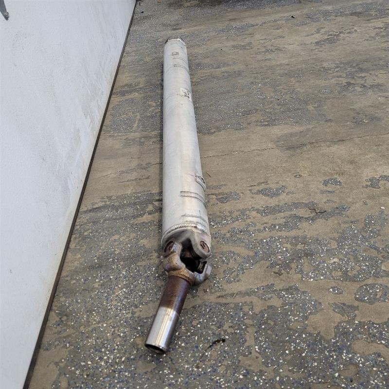 2019 ESCALADE 2WD REAR DRIVESHAFT 23486754 48K 25700 - image 5