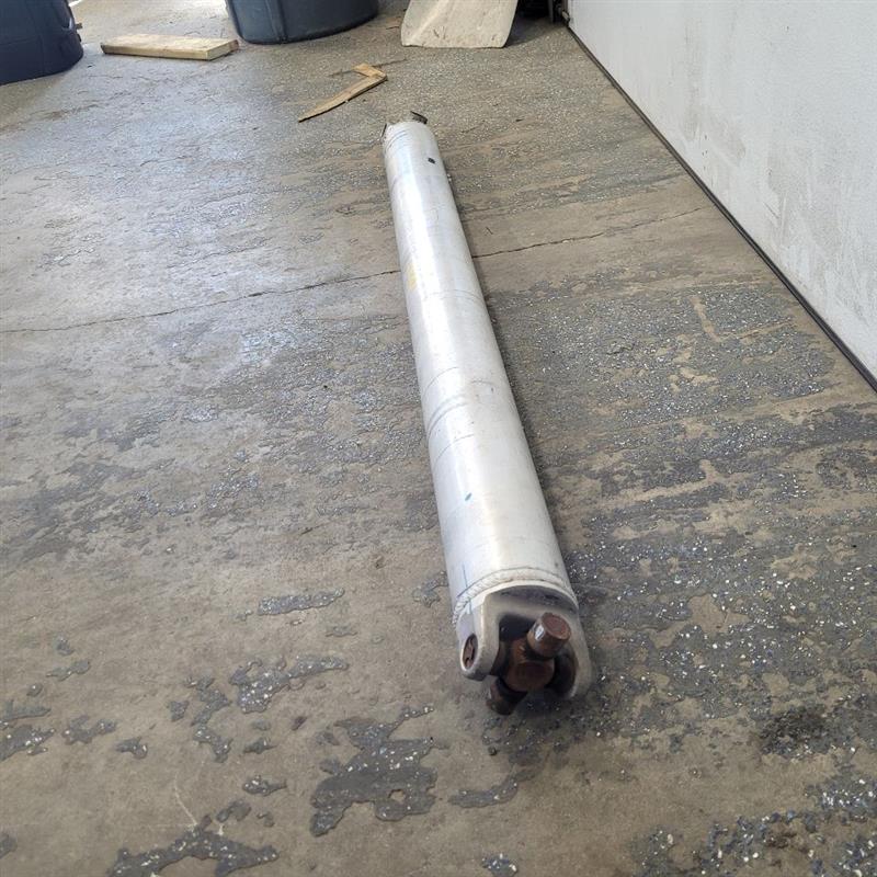 2019 ESCALADE 2WD REAR DRIVESHAFT 23486754 48K 25700 - image 6