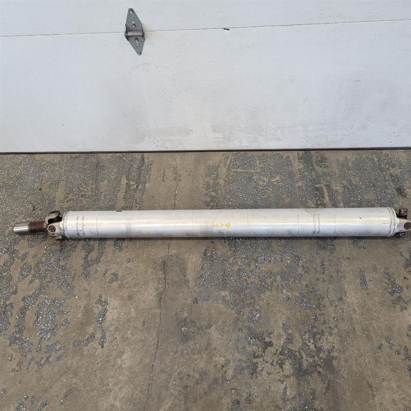 2019 ESCALADE 2WD REAR DRIVESHAFT 23486754 48K 25700 - image 7