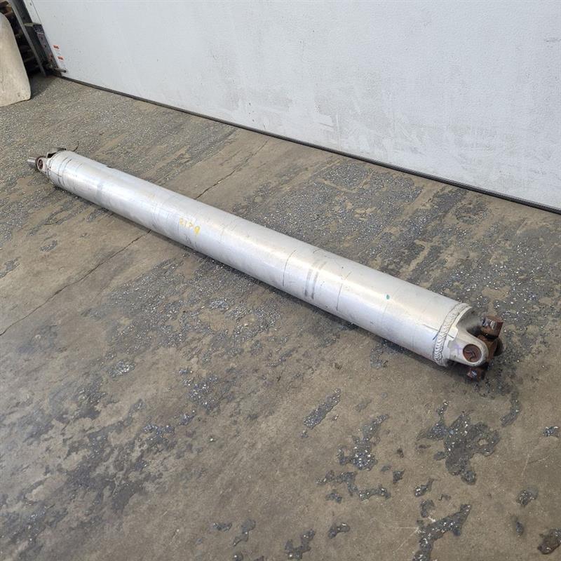 2019 ESCALADE 2WD REAR DRIVESHAFT 23486754 48K 25700 - image 8