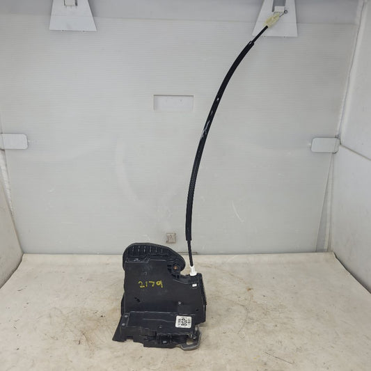 2019 ESCALADE FRONT PASSENGER DOOR LATCH 25717 - image 1