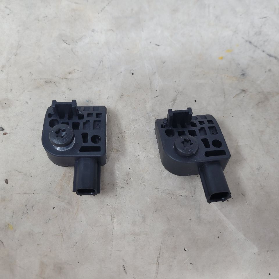 2019 ESCALADE PAIR OF SRS CRASH SENSOR 26671010 25718 - image 1