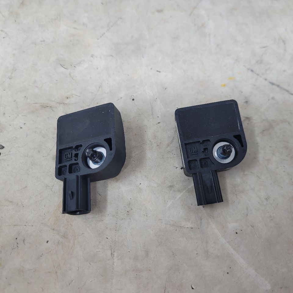 2019 ESCALADE PAIR OF SRS CRASH SENSOR 26671010 25718 - image 3
